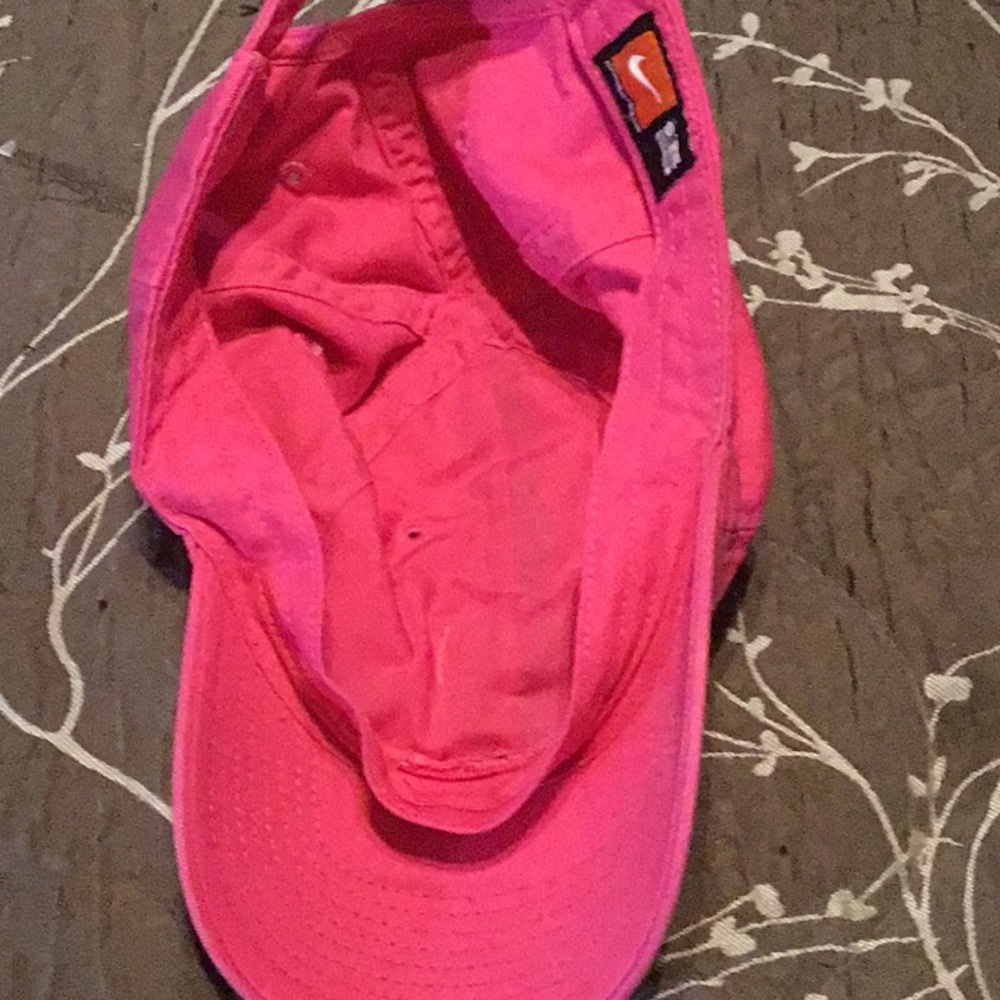 Nike Hat - Picture 2 of 3